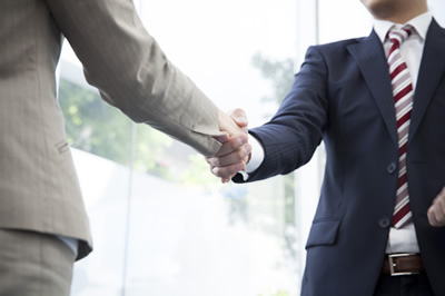 ホテル事業とイベント事業の株式会社RUN WITH YOU